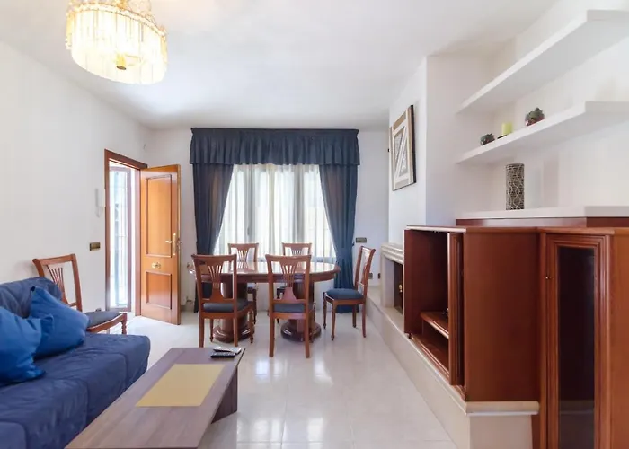 Club Villamar - Comodo Villa *